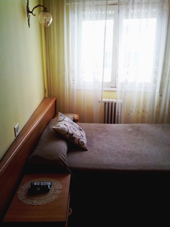 Pension Las Palmeras Lalín Δωμάτιο φωτογραφία