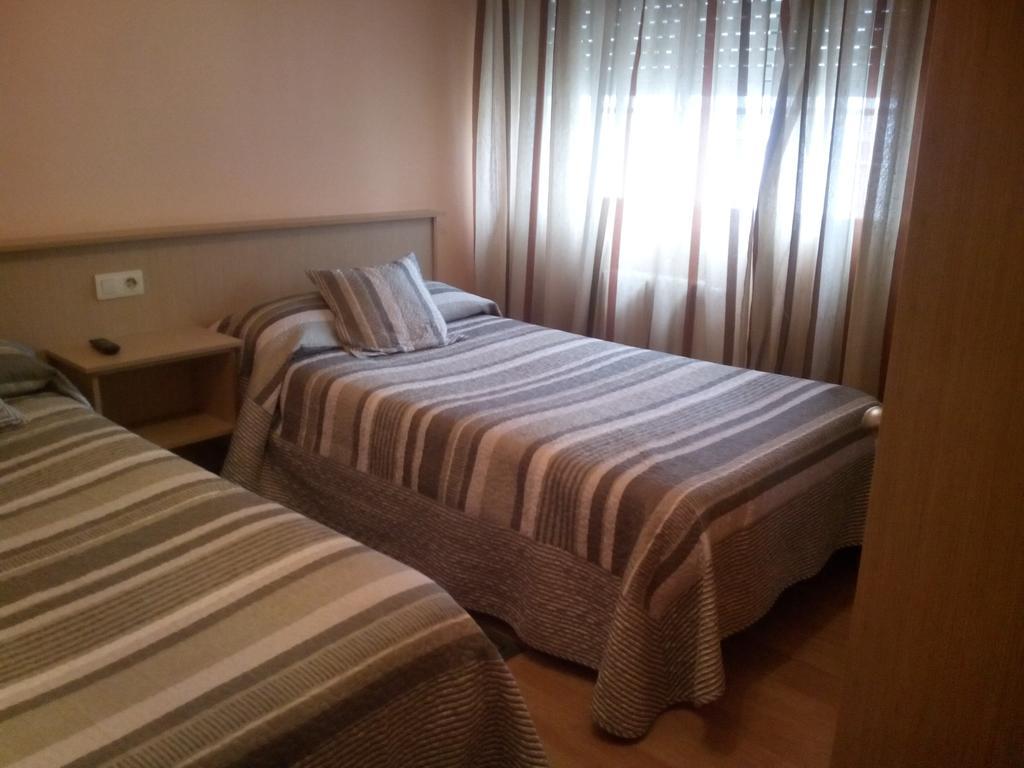 Pension Las Palmeras Lalín Δωμάτιο φωτογραφία