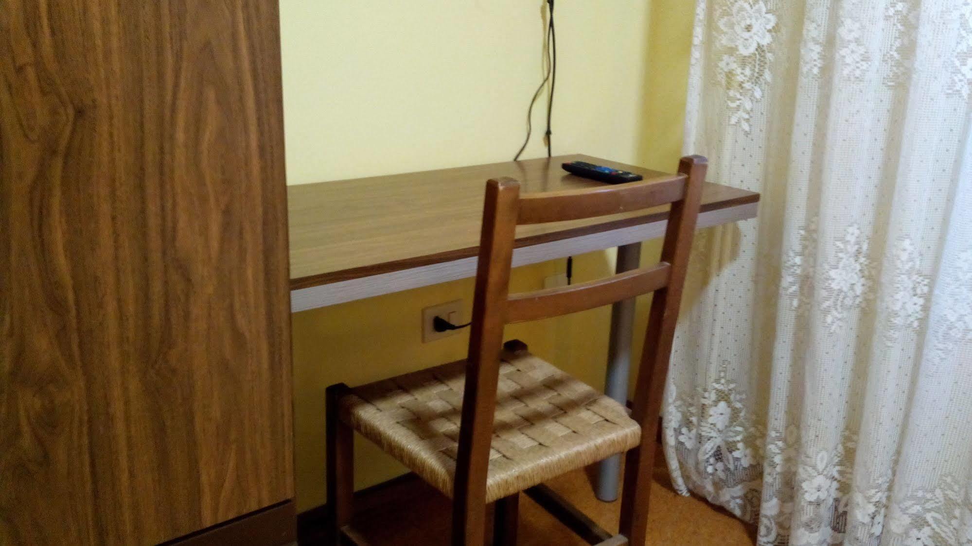 Pension Las Palmeras Lalín Εξωτερικό φωτογραφία